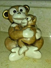 MAMMA SCIMMIA CON CUCCIOLO