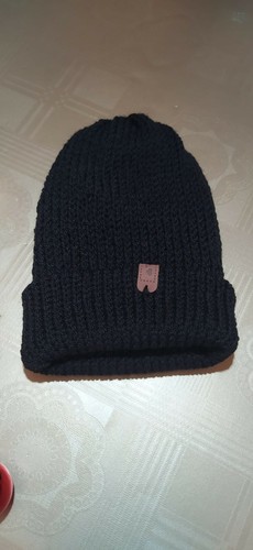 Cappellino colore nero fatto - cappellino,