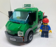 LEGO City Treno Merci 60052 - Camion cargo verde con minifigura [A]