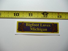 BIGFOOT SASQUATCH LOVES