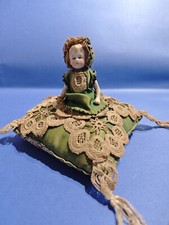 Antica E Rara Bambola Tedesca A  Mezzo Busto E Portaspilli Tombolo E Macramè 