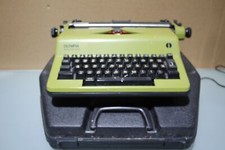 Macchina da scrivere Olympia Monica de Luxe/difettosa