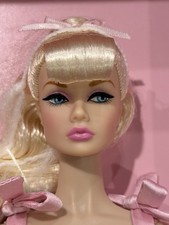 POPPY PARKER CUPCAKE Sweet