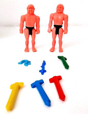 set 2 cavernicoli omini componibili + armi anni 80 kinder sorpresa res plastic?