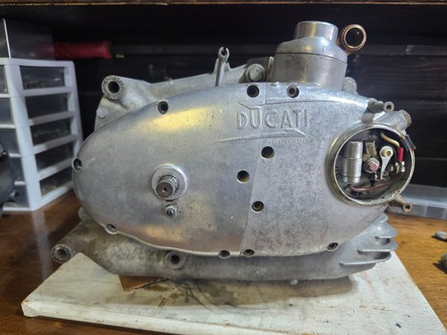 Ducati 450 desmo - 450, engine