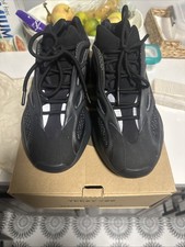 Yeezy 700 V3 Alval taglia 8