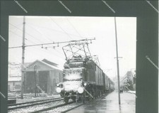TRE 7) TIRANO SONDRIO  VEDUTA STAZIONE TRENI RIMESSA locomotive FOTO 18X23