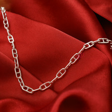 Collana con catena di design