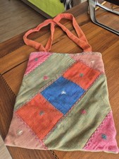 Borsa estiva realizzata con la