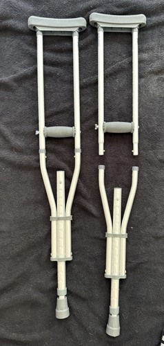 Stampelle universali equate - stampelle,