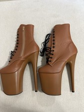 Stivaletti con tacco marca