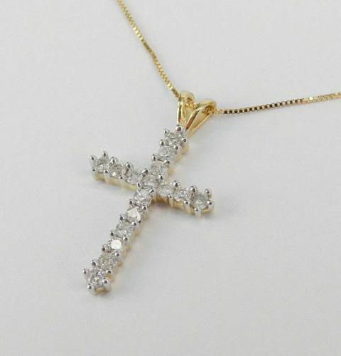 Collana con ciondolo croce