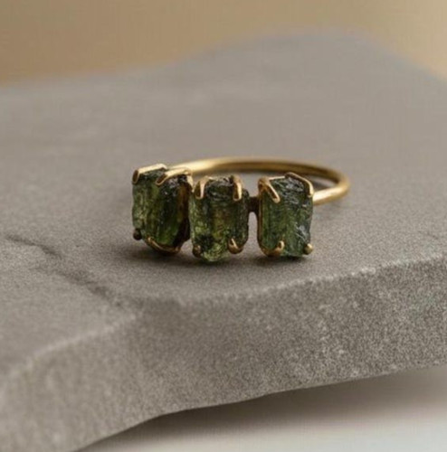 Anello multipietra moldavite
