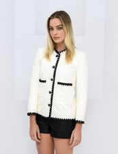 630989 Margot Robbie Stunning