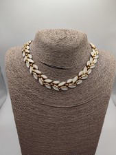 Bigiotteria vintage USA Trifari  collana color oro e Foglie Bianche