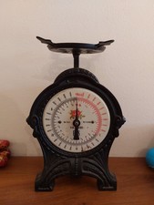 Antica bilancia da cucina analogica