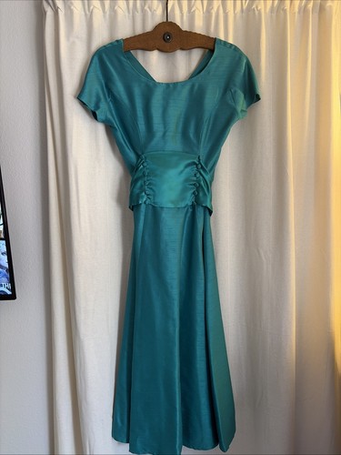 Abito vintage fatto mano - fatto, a
