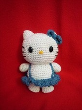 HELLO KITTY AMIGURUMI FATTO AD