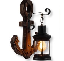 Applique con base in legno