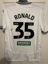 Maglia Home firmata Ronald