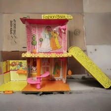 BARBIE Fashion Plaza Playset #
