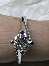 Anello Solitario Valentino Oro Bianco 18 Kt E Diamante Naturale 1,17 Ct Affare 