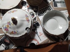 Servizio in porcellana Bavaria Mitterteich serie Rosella, oro zecchino. 71 pezzi