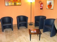 vendo mobili per ufficio scrivania,servo mobile a 6 ante ,banco reception e polt