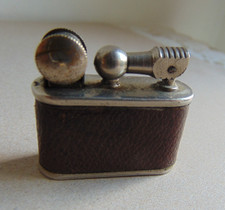 Ancien briquet à essence JAM