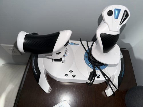 Thrustmaster flight hotas - thrustmaster,