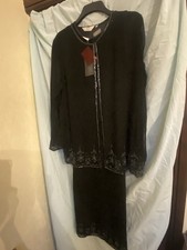 Abito nero in chiffon e giacca