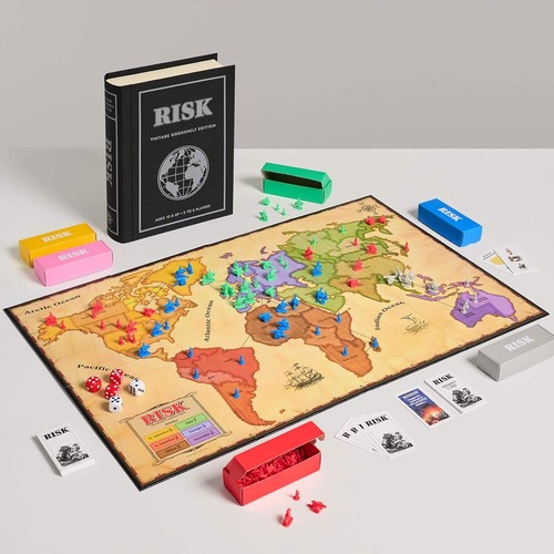 Risiko vintage bookshelf - vintage,