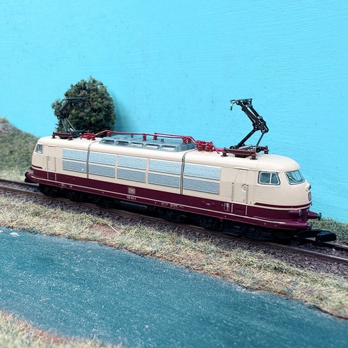Locomotive électrique 103 - locomotive, br