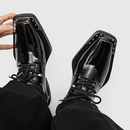 Scarpe derby punta quadrata