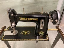 Macchina da cucire Universal V13 M21 Patent 63366 da collezione
