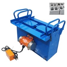 Macchina per lo stampaggio