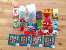 KINDER @  MAX SORPRESA @ AVENGERS MARVEL 2023  @ VDE01-VDE04 @ @ 4 PEZZI + 4 BPZ