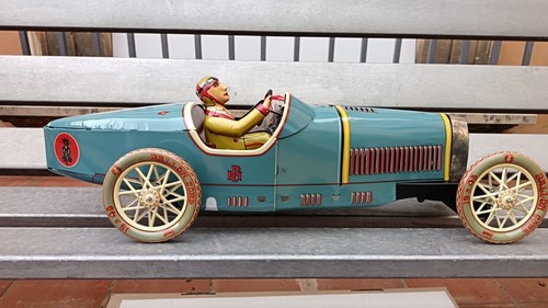 Auto latta bugatti - di,