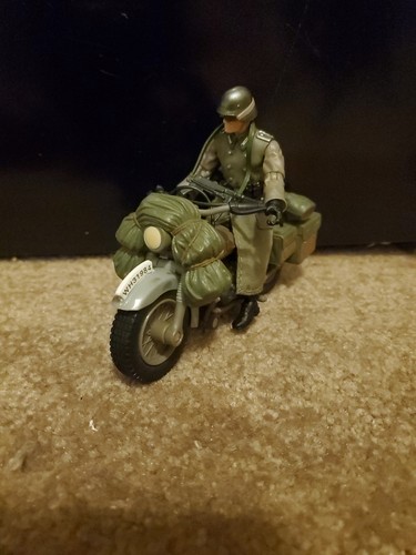Modellino soldato motociclista