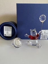 Swarovski Disney Winnie the Pooh with Balloon and plate 905768 905772