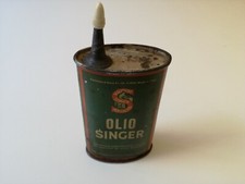 VECCHIA LATTINA OLIO LUBRIFICANTE "SINGER" PER MACCHINE DA CUCIRE MEZZA PIENA!!