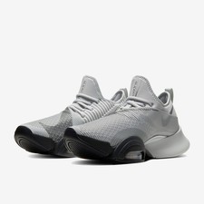 Nuove scarpe da ginnastica