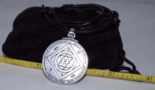 Collana con ciondolo talismano