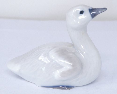 Statua cygnet porcellana - statua, royal