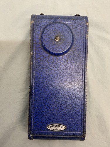 Antico grammofono portatile