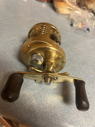 Reel shimano calcutta 200gt - te,