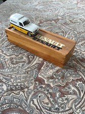 RENAULT  4 SERVICE     Modellino con Scatola Gioco del Domino