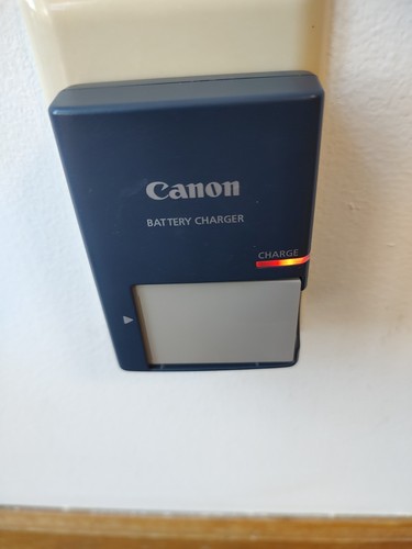 Canon 2lx battery charger - cb-2lx,
