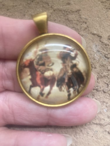 Ciondolo vintage tono oro
