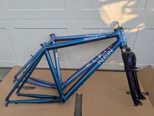 Pair (2) Klein Attitude Race